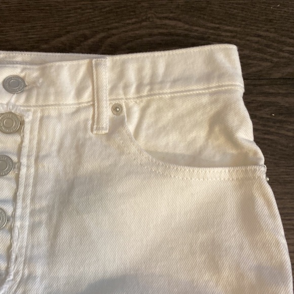 Lucky Brand Button-Fly Mini skirt. Size 6 (28). Frayed hem. White. - Picture 5 of 15